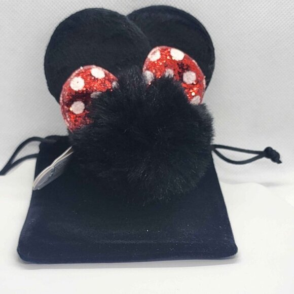 Brand NEW  BLACK Pom Pom With Minnie Mouse Bow  Keychain - Picture 1 of 3